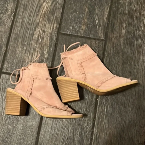 Gresham pink suede booties - Picture 2 of 3